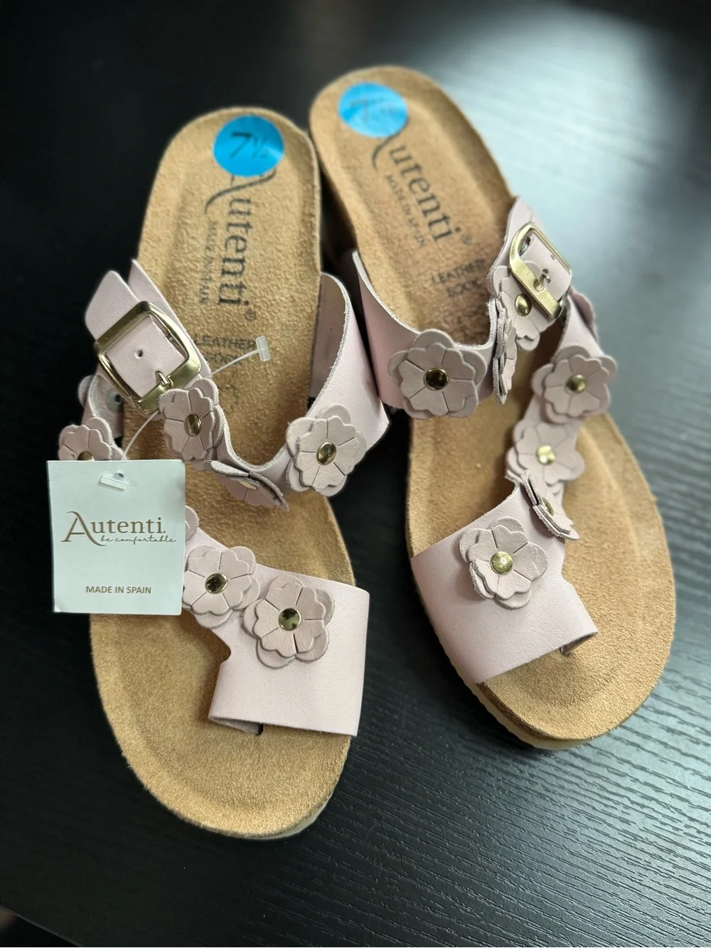 Uttendi Women's Pink Floral Buckle Sandals size 7 1/2